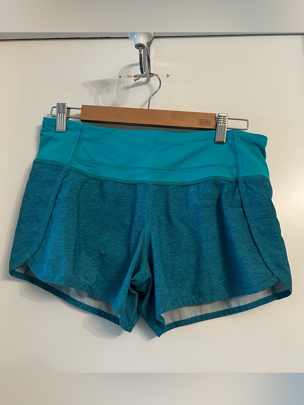 Lululemon Run Times Short Size 6 in Teal